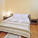 And Jaz Apartman Seline