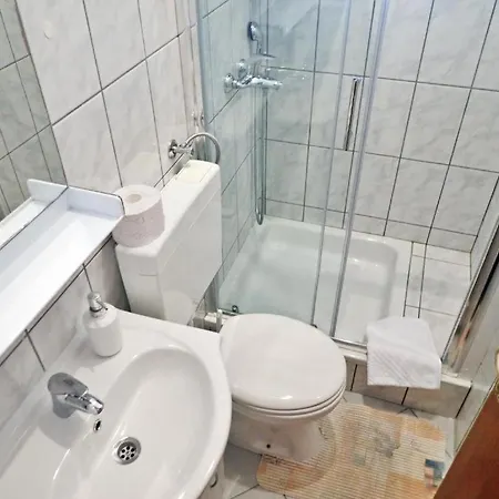 And Jaz Apartment