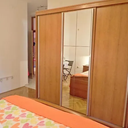 And Jaz Apartment