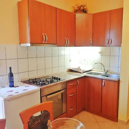 And Jaz Apartment