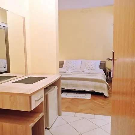 And Jaz Apartment