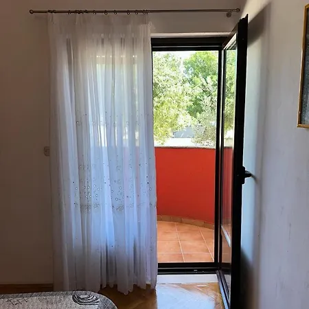 Apartment And Jaz