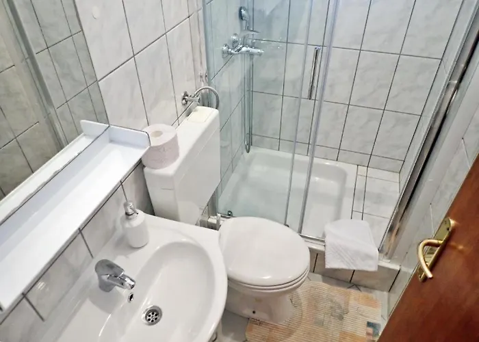 And Jaz Апартаменты